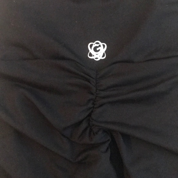 *BLACK* booty scrunch leggings - Picture 3 of 3